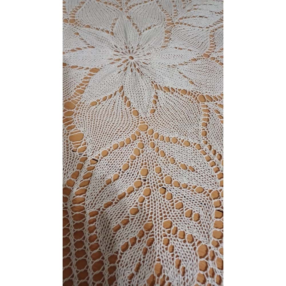 Mandaş Tığ işi el örgü yuvarlak masa örtüsü 220 CM