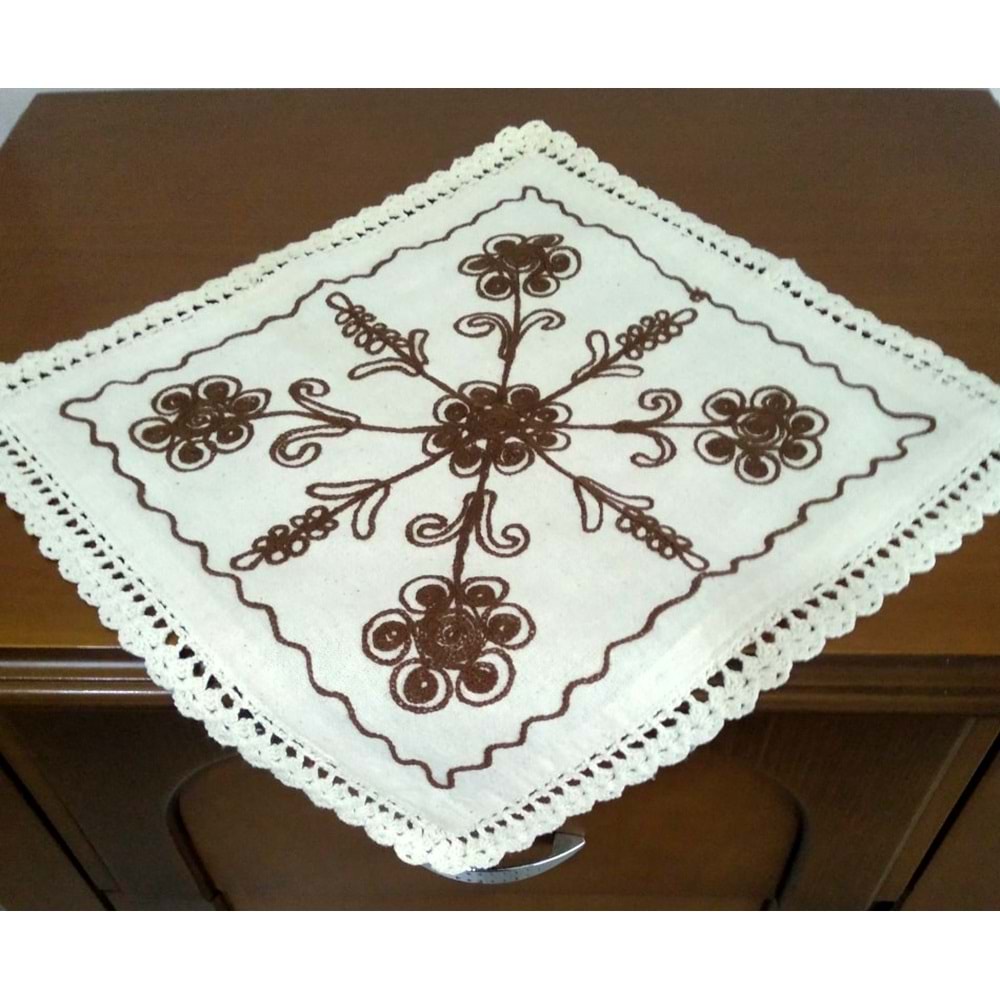 Mandaş Tekstil Dantelli El Örme Laseli Peçete (35x35)