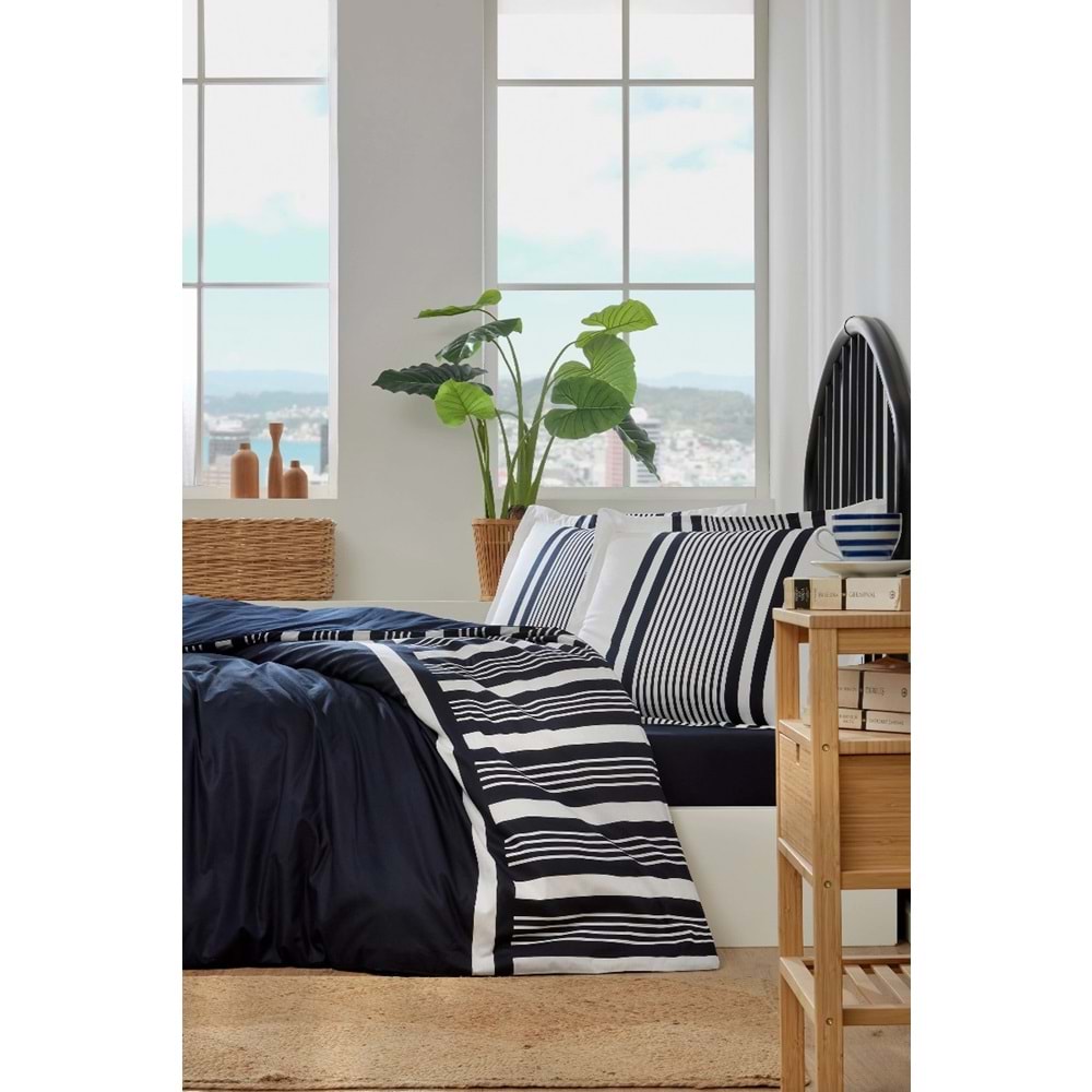 Özdilek Ranforce -Wonder Lacivert- Lastikli Çarşaflı Battal Boy Çift Kişilik Nevresim Takımı