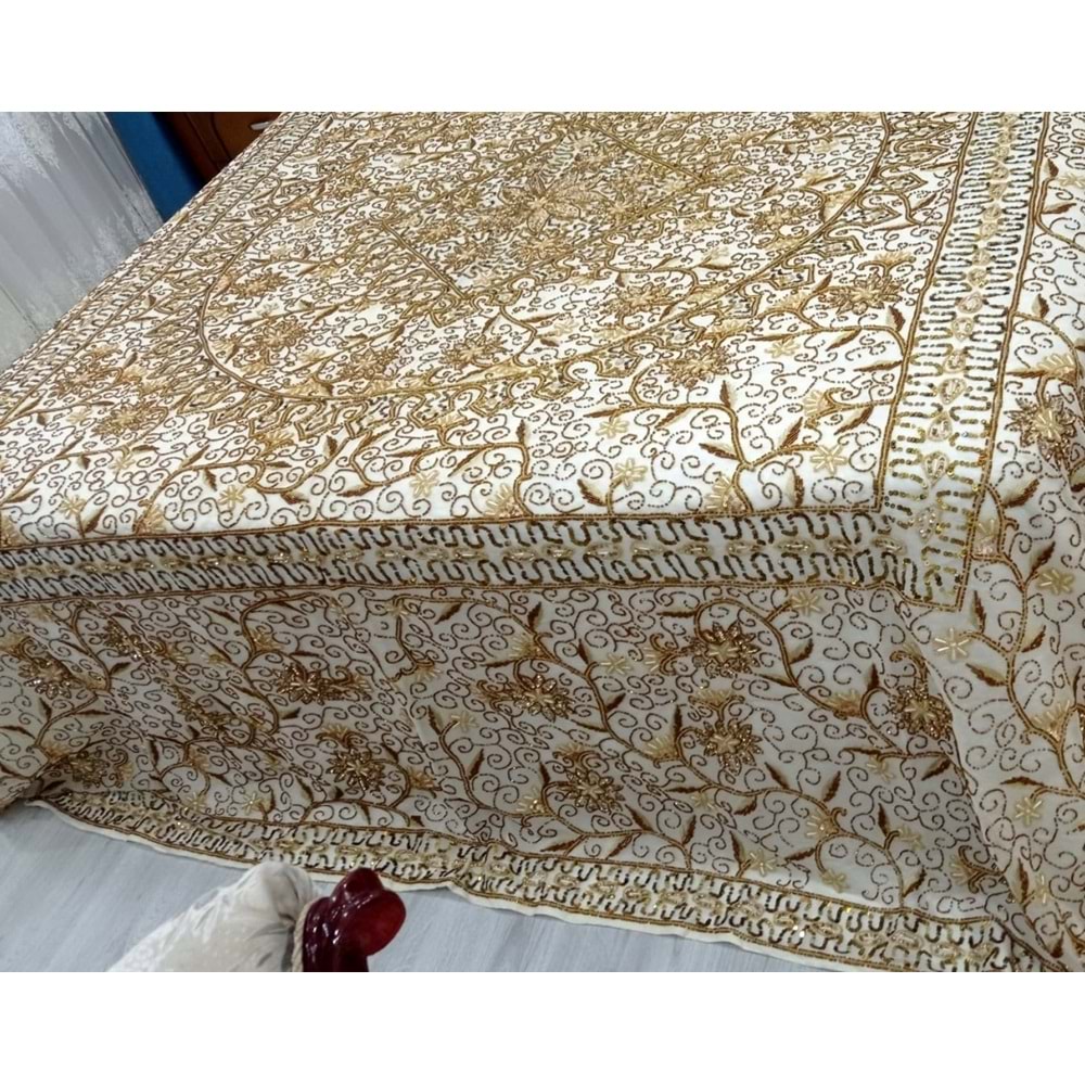 Pullu Boncuklu Ağır İşlemeli Otantik Çift Kişilik Yatak Örtüsü (240x270)-Gold