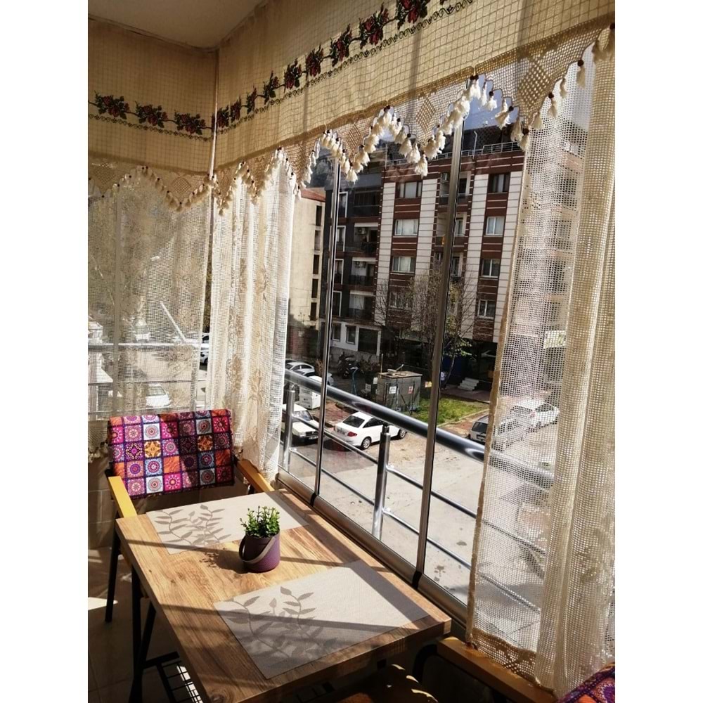 Mandaş Buldan Kanaviçe İşlemeli Dış Balkon perdesi 200x60 cm Kırmızı
