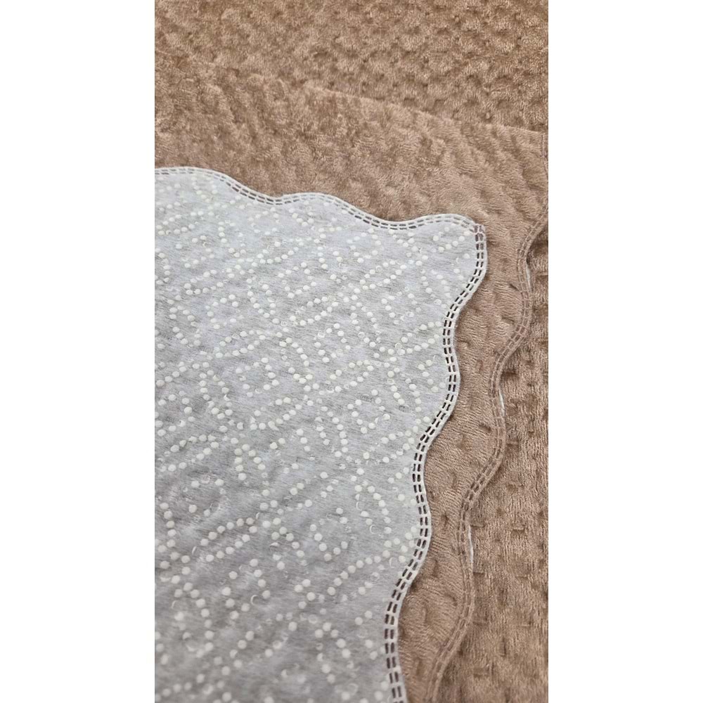 Lüks Kadife Dotlu Kaymaz Koltuk Örtüsü (180x220) - Sütlü Kahve